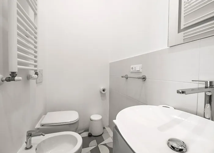 Stylish 1br, 2bath Castel Sant'angelo 6a Rome
